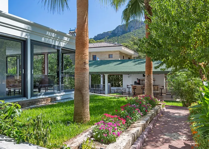 Forest Park 3* קמר