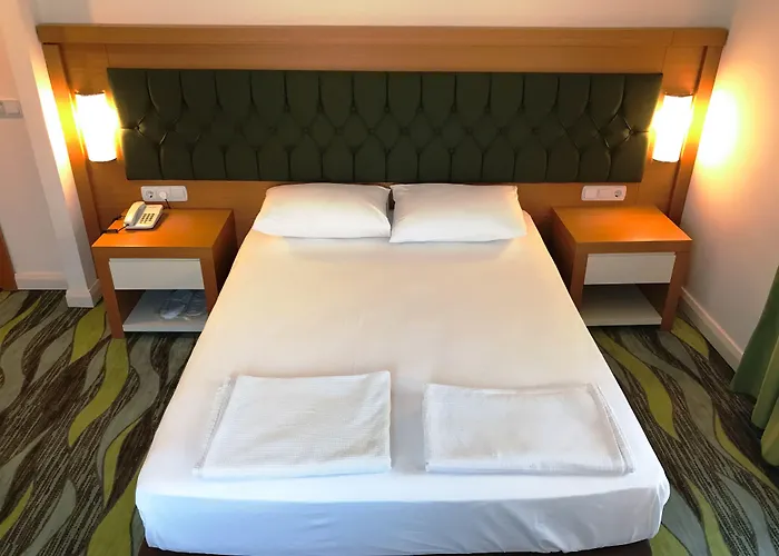 호텔 Forest Park 3*